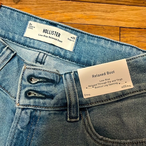 Hollister Low-Rise Relaxed Boot - Picture 3 of 3